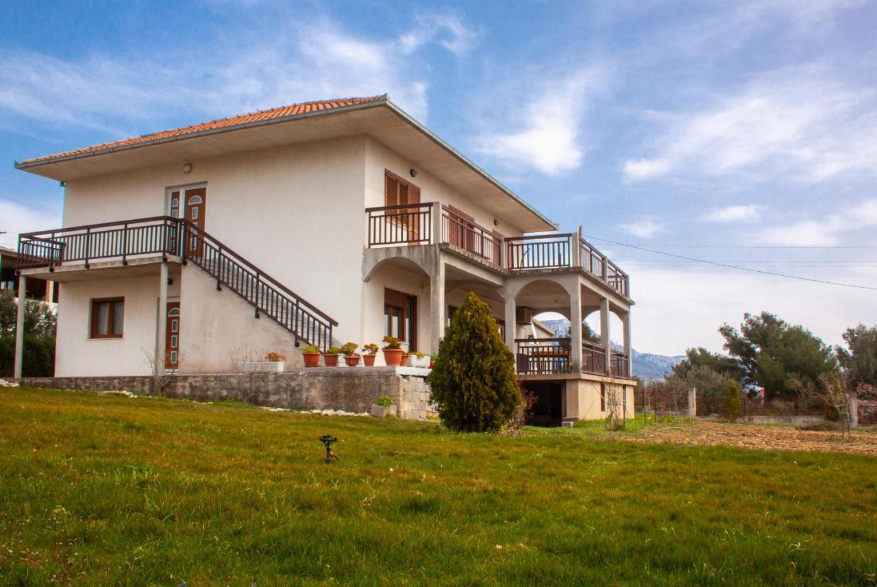 Apartment Juric Kaštel Novi Eksteriør billede