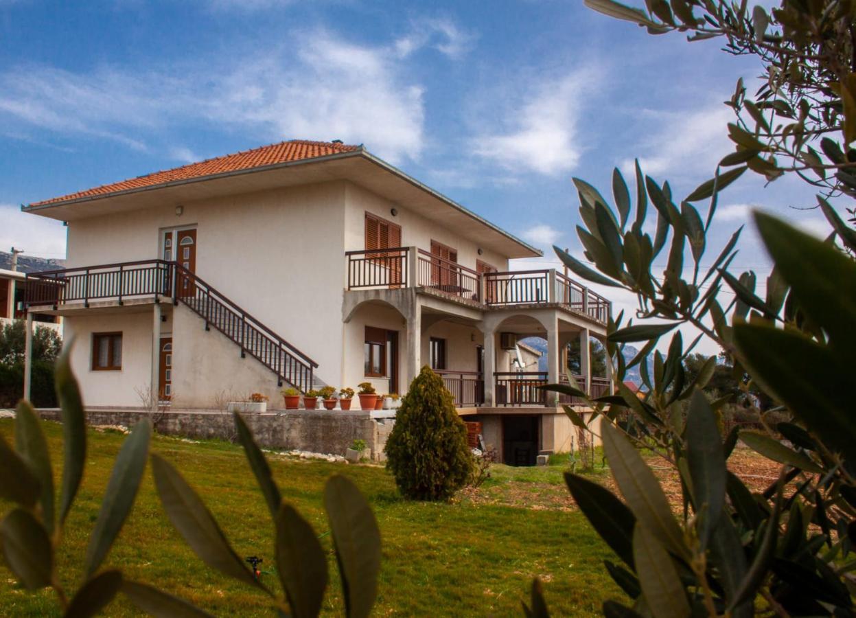 Apartment Juric Kaštel Novi Eksteriør billede