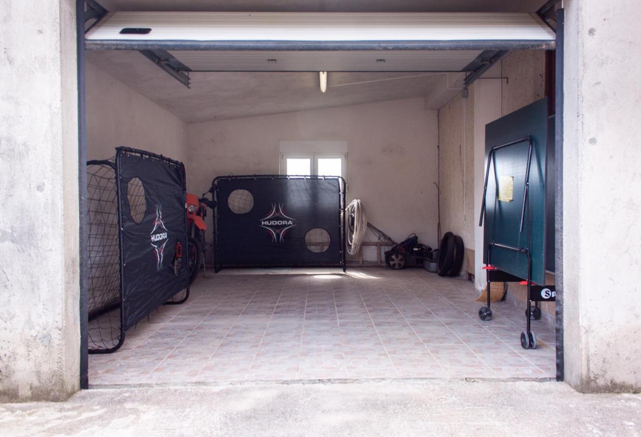 Apartment Juric Kaštel Novi Eksteriør billede
